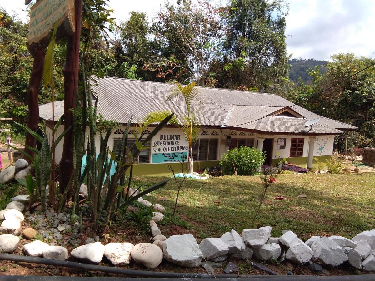Delimah Guesthouse 쿠알라타한 외부 사진